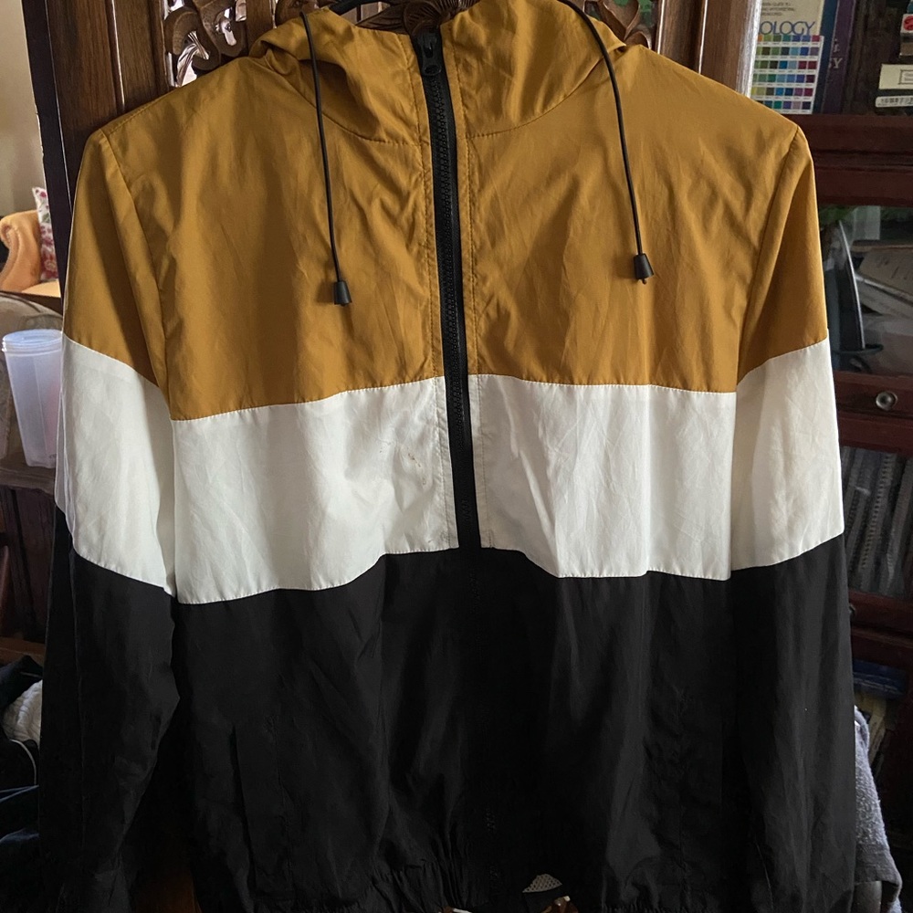 Hooded windbreaker
